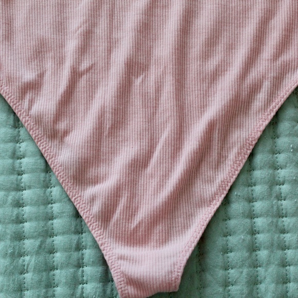 Pink Ribbed Ruffle Detail V-Neck Bodysuit - Picture 5 of 8